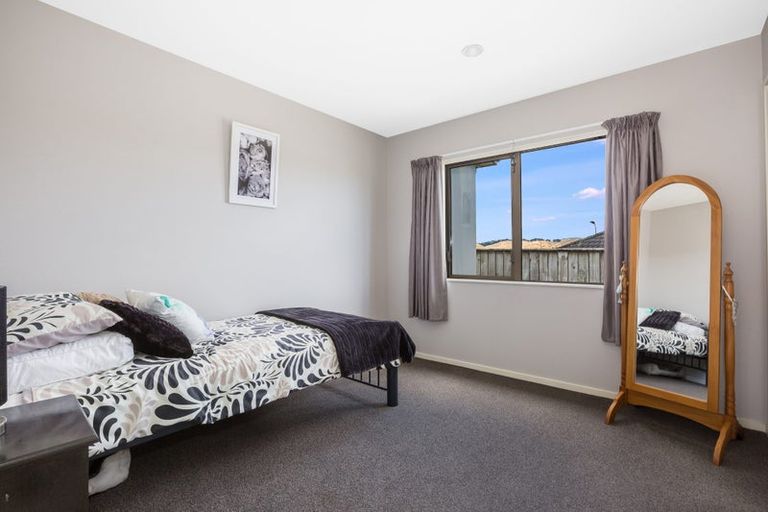 Photo of property in 33 Kahurangi Heights, Aotea, Porirua, 5024