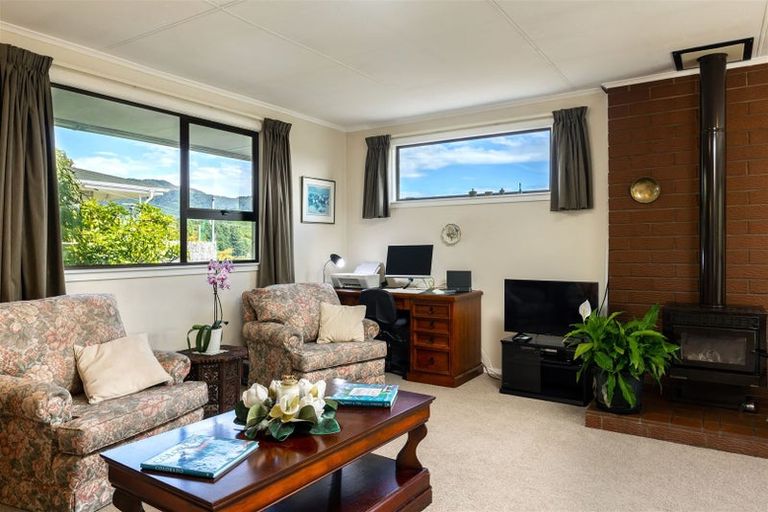 Photo of property in 103b Milton Terrace, Picton, 7220