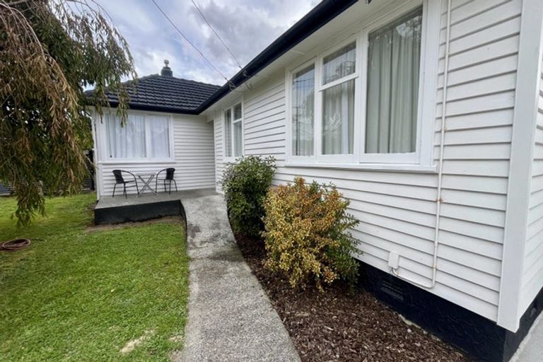 Photo of property in 72 Hikurangi Street, Trentham, Upper Hutt, 5018