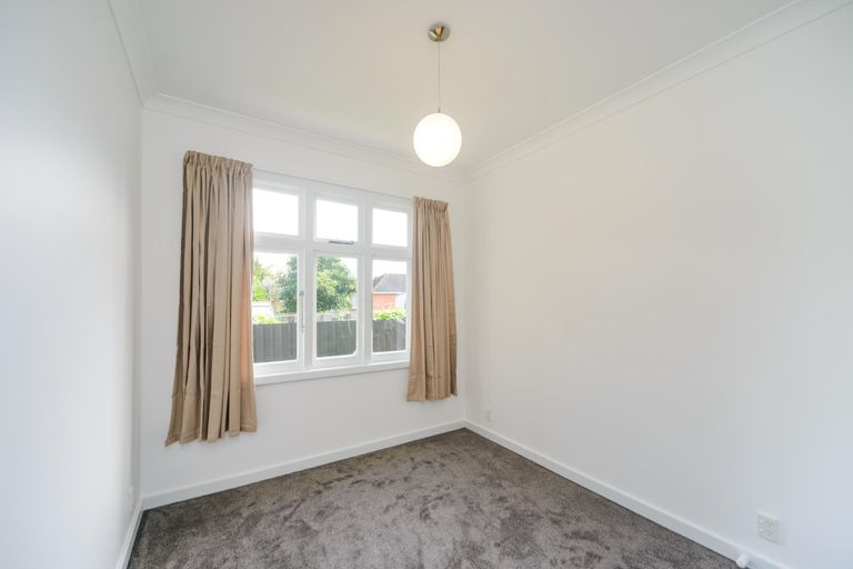 Photo of property in 57b Crewe Crescent, Hokowhitu, Palmerston North, 4410