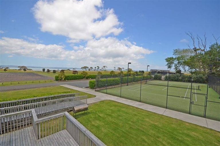 Photo of property in 1088 South Head Road, South Head, Helensville, 0874