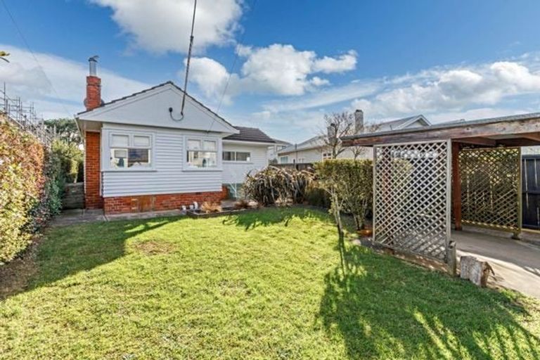 Photo of property in 1/30 Ngataringa Road, Devonport, Auckland, 0624