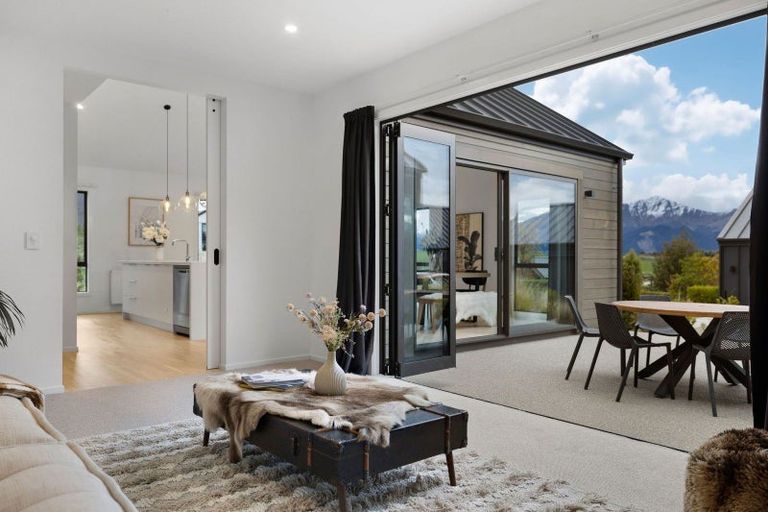 Photo of property in 4 Polperro Court, Jacks Point, Queenstown, 9371