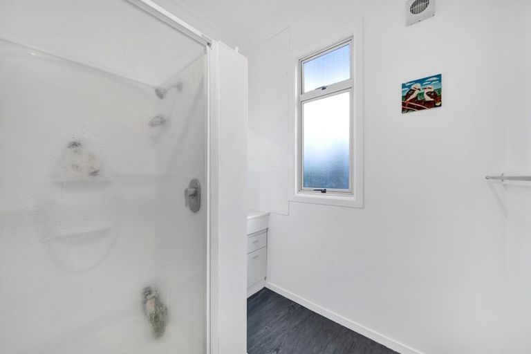 Photo of property in 1 Disraeli Street, Hawera, 4610