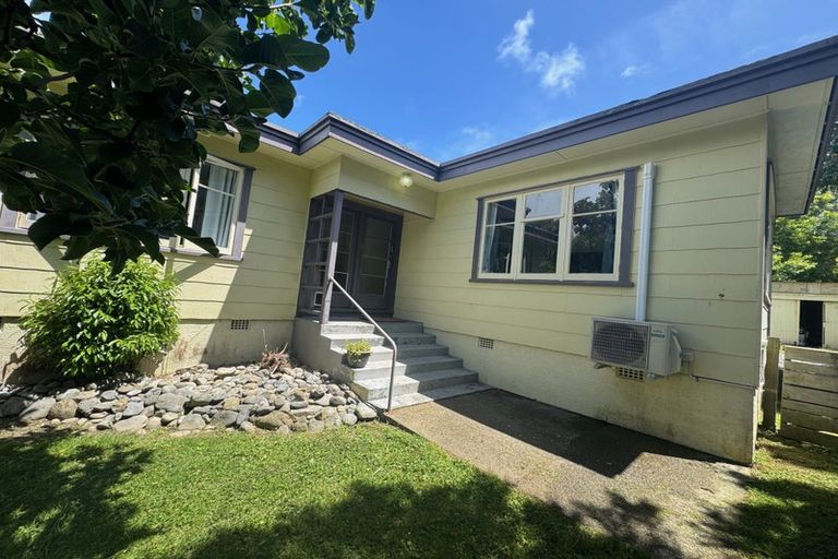 Photo of property in 11 Moa Road, Raumati Beach, Paraparaumu, 5032