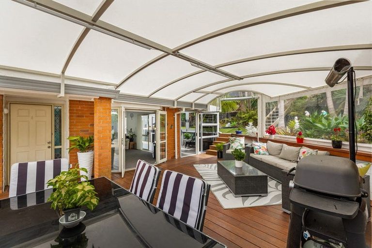 Photo of property in 24 Millstream Drive, Henderson, Auckland, 0610