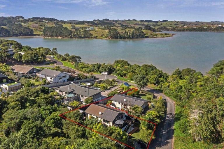 Photo of property in 8a Kaitoke Street, Raglan, 3225