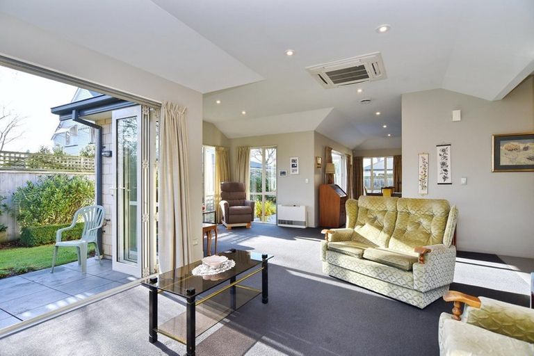 Photo of property in 36 Withells Road, Avonhead, Christchurch, 8042