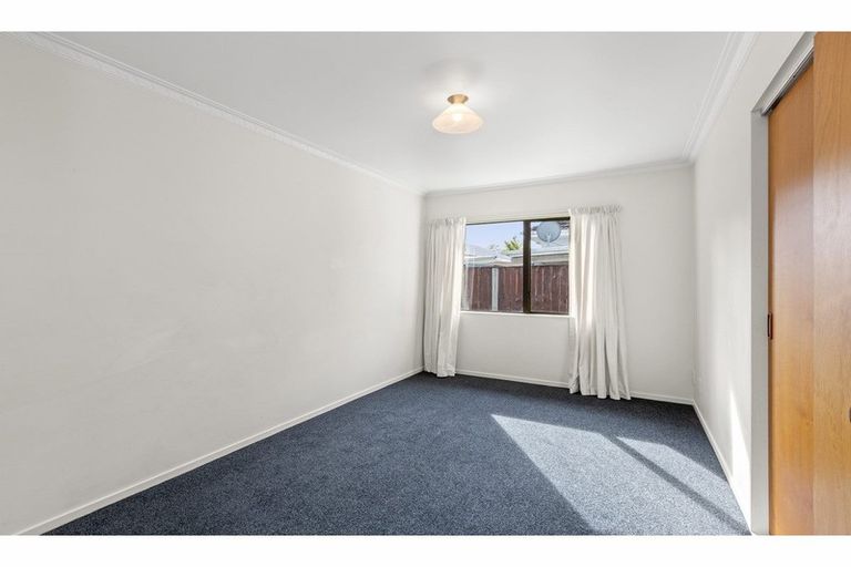 Photo of property in 2 Page Place, Hamilton East, Hamilton, 3216