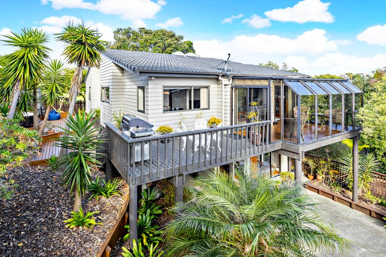 Photo of property in 16 Proteus Place, Half Moon Bay, Auckland, 2012