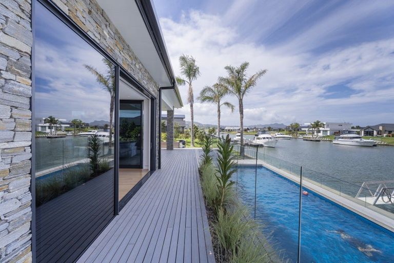 Photo of property in 33 Awatea Drive, Whitianga, 3510