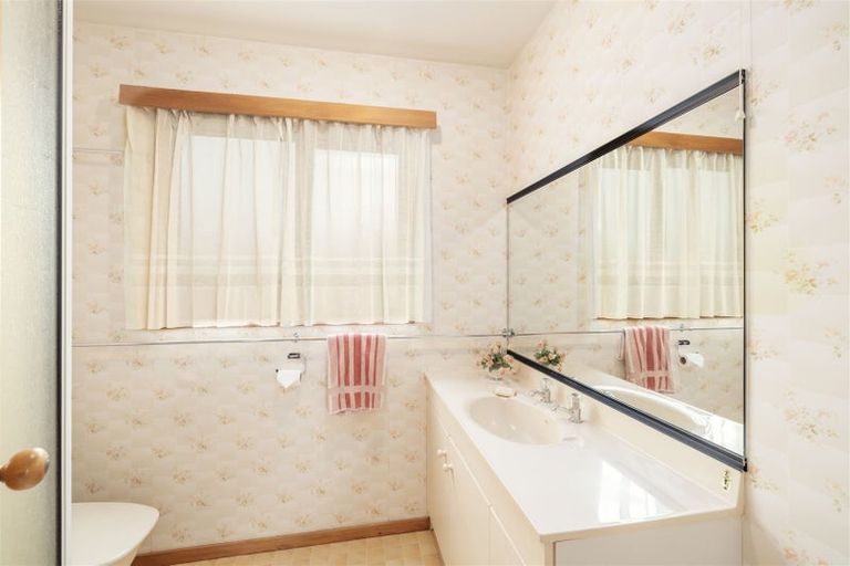 Photo of property in 18 Nepal Place, Burnside, Christchurch, 8053