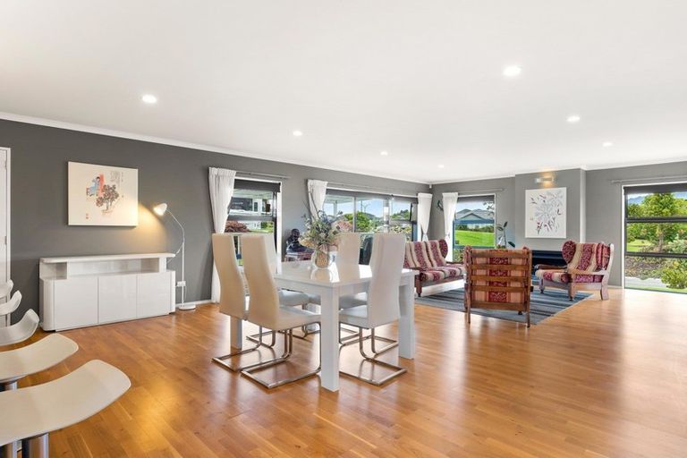 Photo of property in 27 Stace Hopper Drive, One Tree Point, 0118