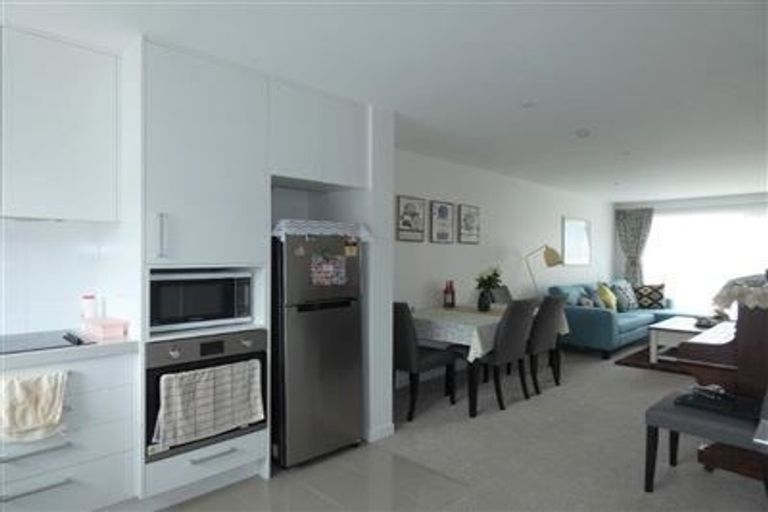 Photo of property in 15/2 Stone Street, Miramar, Wellington, 6022