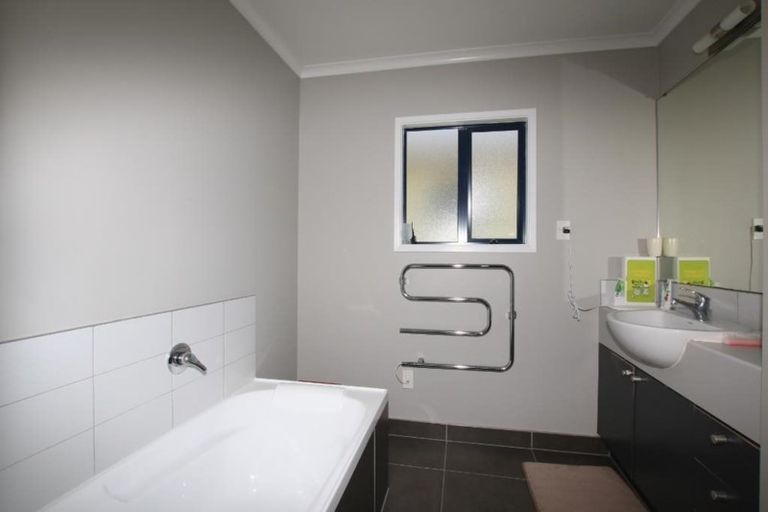 Photo of property in 97 Fields Parade, Oteha, Auckland, 0632