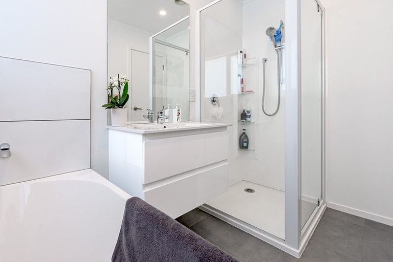 Photo of property in 117b Ngatai Road, Otumoetai, Tauranga, 3110