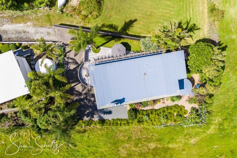 Photo of property in 24 Oxford Street, Whakapirau, Maungaturoto, 0583