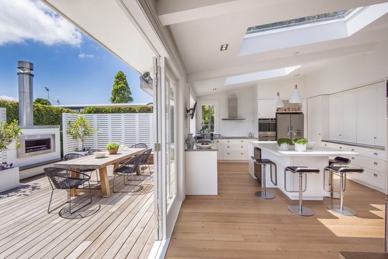 Photo of property in 126 Calliope Road, Stanley Point, Auckland, 0624