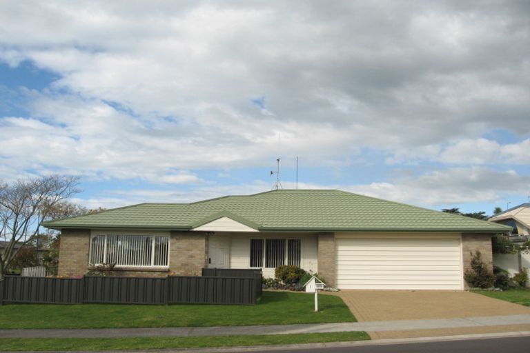 Photo of property in 1 Lucerne Place, Welcome Bay, Tauranga, 3112