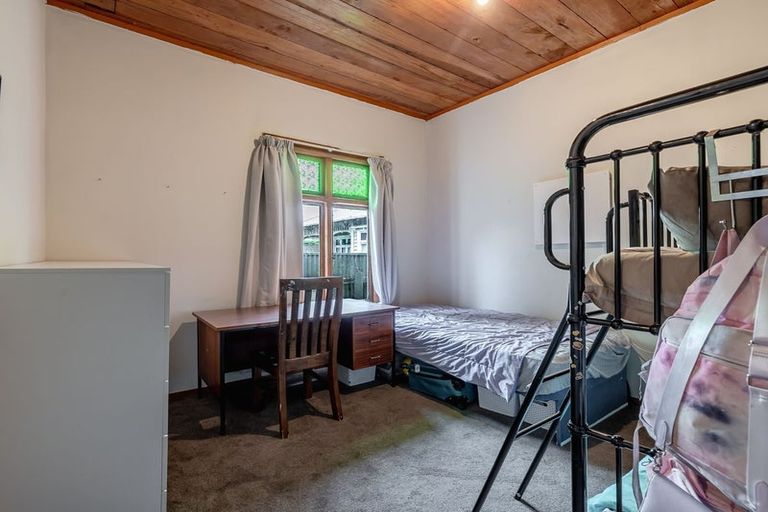 Photo of property in 6 Napier Road, Terrace End, Palmerston North, 4410