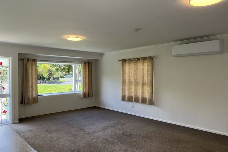 Photo of property in 31 Creamer Avenue, Belmont, Auckland, 0622