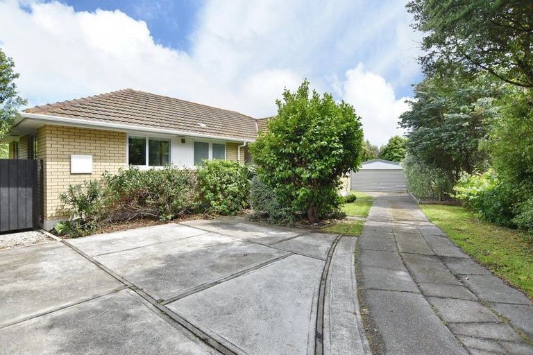 Photo of property in 8c Martindales Road, Heathcote Valley, Christchurch, 8022