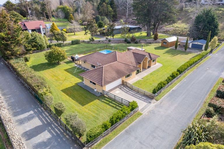 Photo of property in 101 Emerald Hill Drive, Birchville, Upper Hutt, 5018