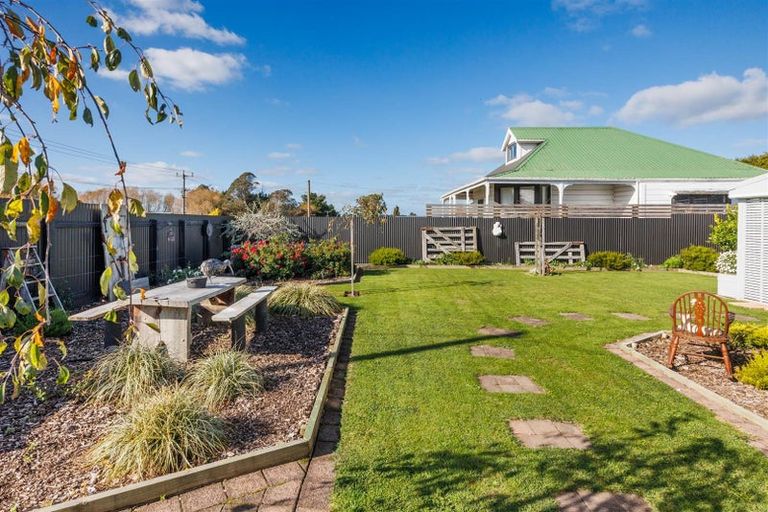 Photo of property in 20 Ngareta Street, Marton, 4710