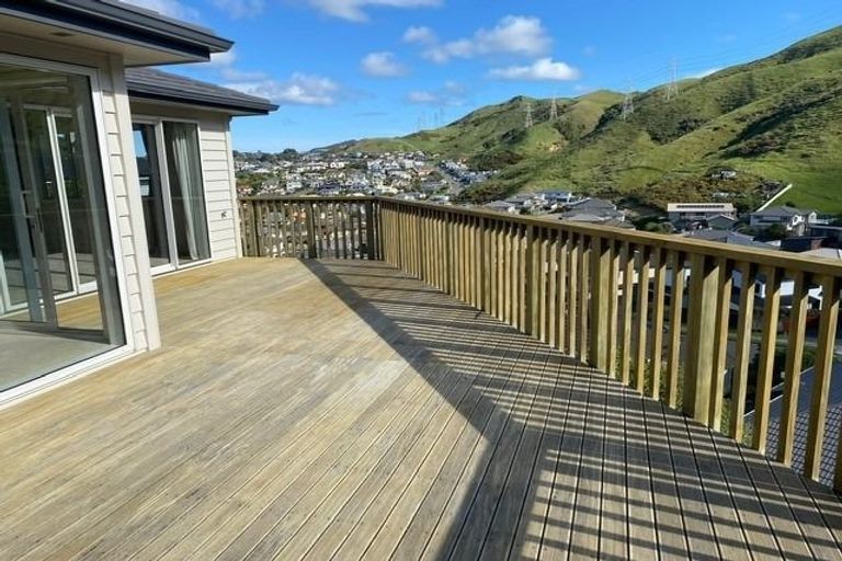 Photo of property in 9 Gifford Grove, Churton Park, Wellington, 6037