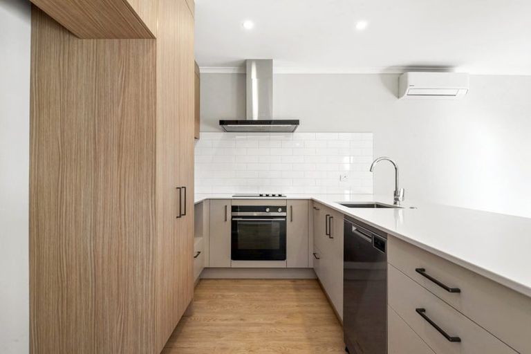 Photo of property in 3/7 Parapara Place, Albany, 0632