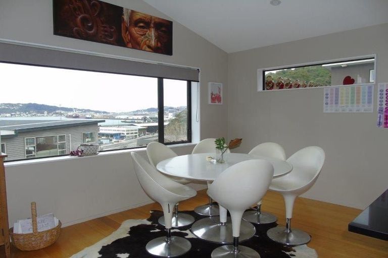 Photo of property in 7 Cameron Street, Kaiwharawhara, Wellington, 6035