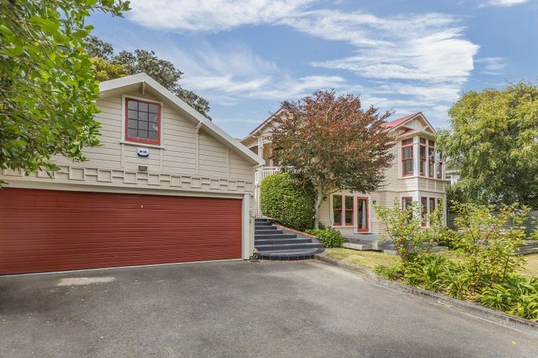 Photo of property in 11 Trelissick Crescent, Ngaio, Wellington, 6035