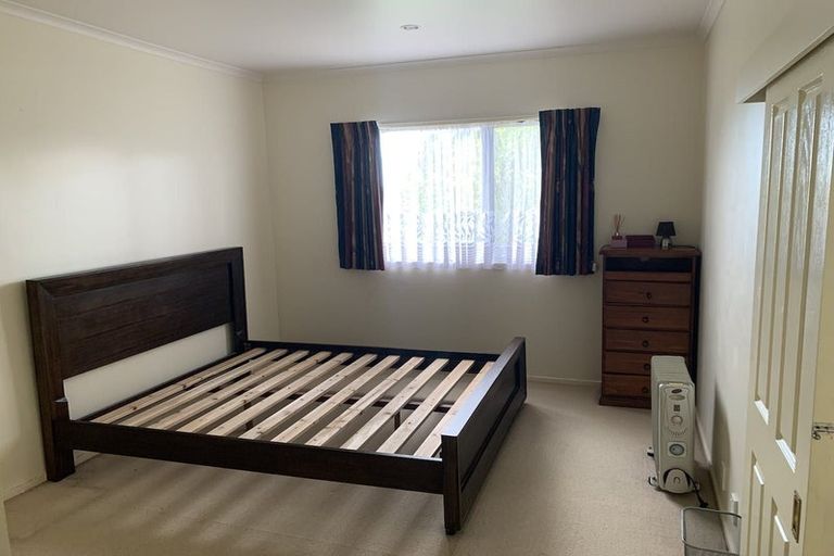 Photo of property in 28 Lorikeet Place, Unsworth Heights, Auckland, 0632