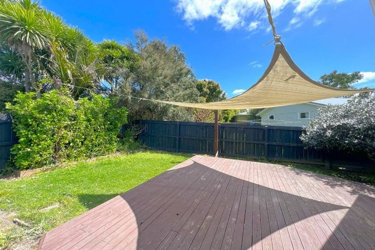 Photo of property in 1/86 Tirimoana Road, Te Atatu South, Auckland, 0602