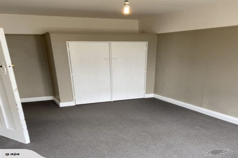 Photo of property in 14 Hawker Street, Mount Victoria, Wellington, 6011