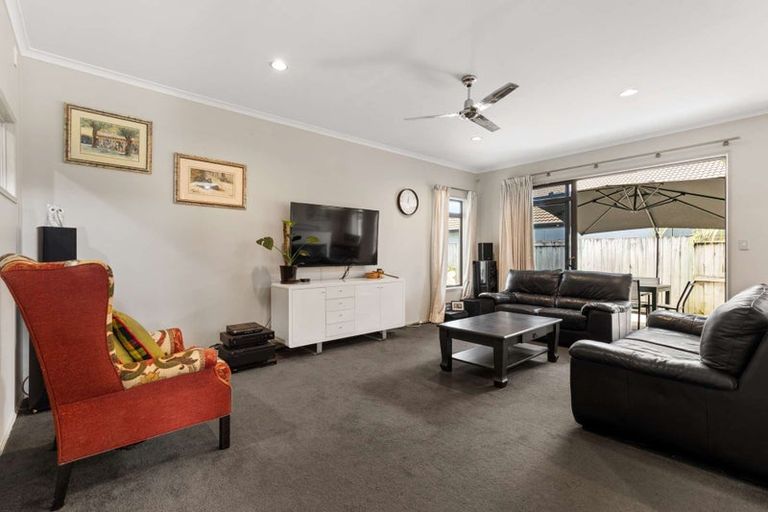 Photo of property in 102 Oriental Parade, Papamoa Beach, Papamoa, 3118