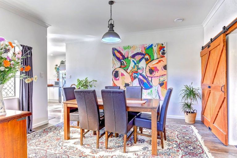 Photo of property in 6 Parkes Avenue, Saint Johns Hill, Whanganui, 4501