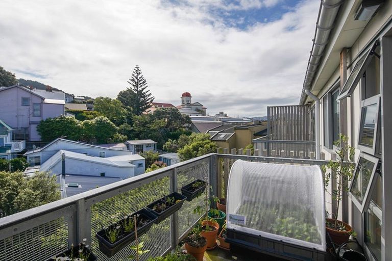 Photo of property in Masina Apartments, 304/80 Riddiford Street, Newtown, Wellington, 6021