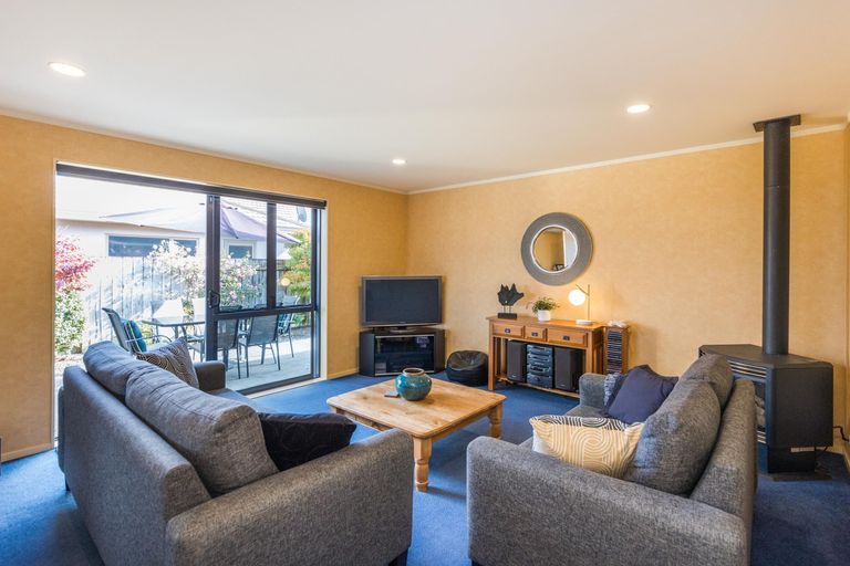 Photo of property in 84 Parnell Heights, Kelvin Grove, Palmerston North, 4414