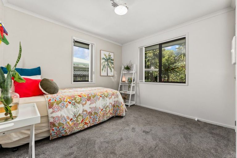 Photo of property in 1 Simpson Crescent, Raumati Beach, Paraparaumu, 5032