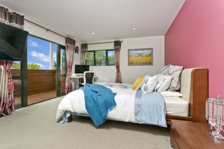 Photo of property in 77a Ocean View Road, Hillcrest, Auckland, 0627