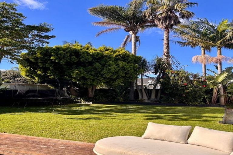 Photo of property in 18 Humariri Street, Point Chevalier, Auckland, 1022