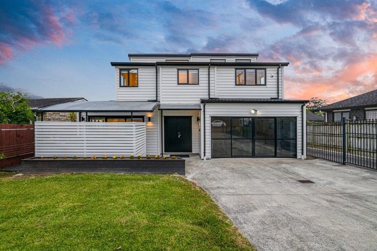 Photo of property in 5a Woodside Road, Massey, Auckland, 0614