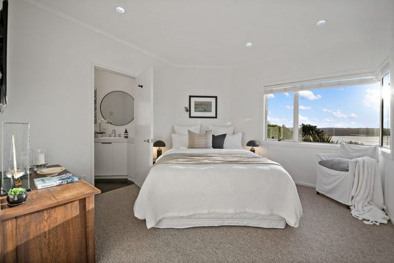 Photo of property in 24 Austin Road, Greenhithe, Auckland, 0632
