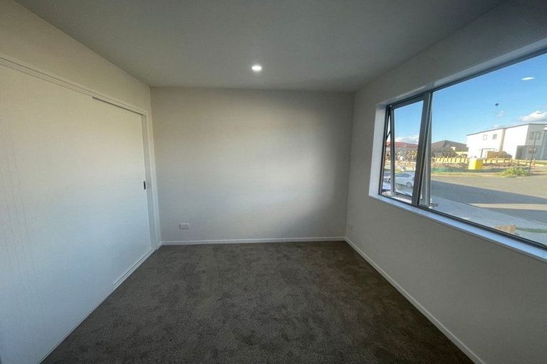 Photo of property in 15a Crestview Rise, Papakura, 2110