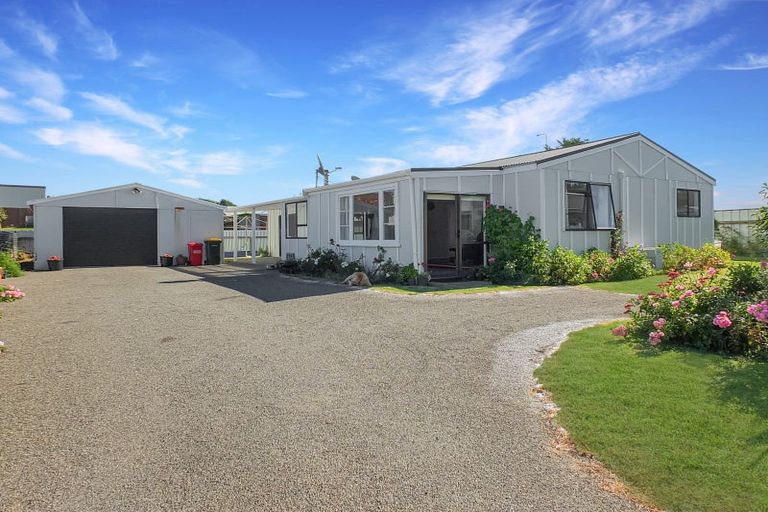 Photo of property in 8a Holben Parade, Foxton Beach, Foxton, 4815
