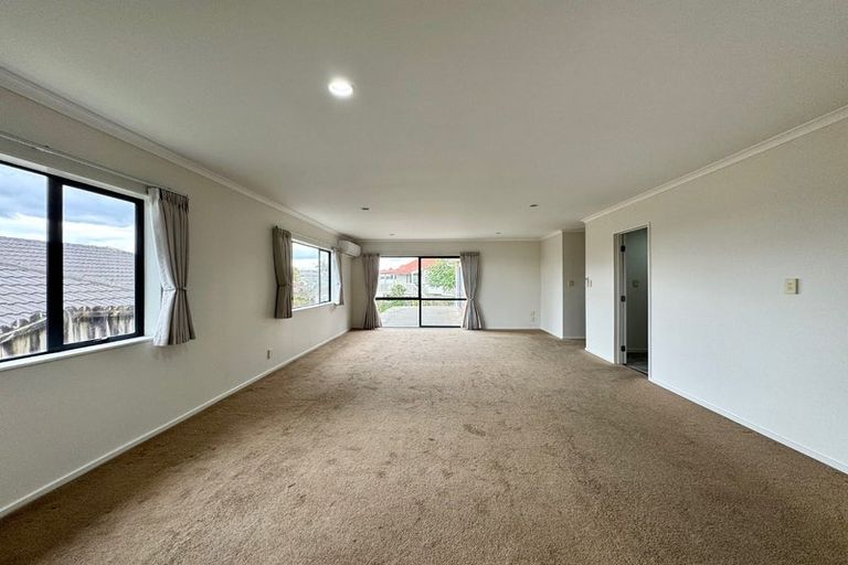 Photo of property in 76 Pitt Avenue, Clendon Park, Auckland, 2103