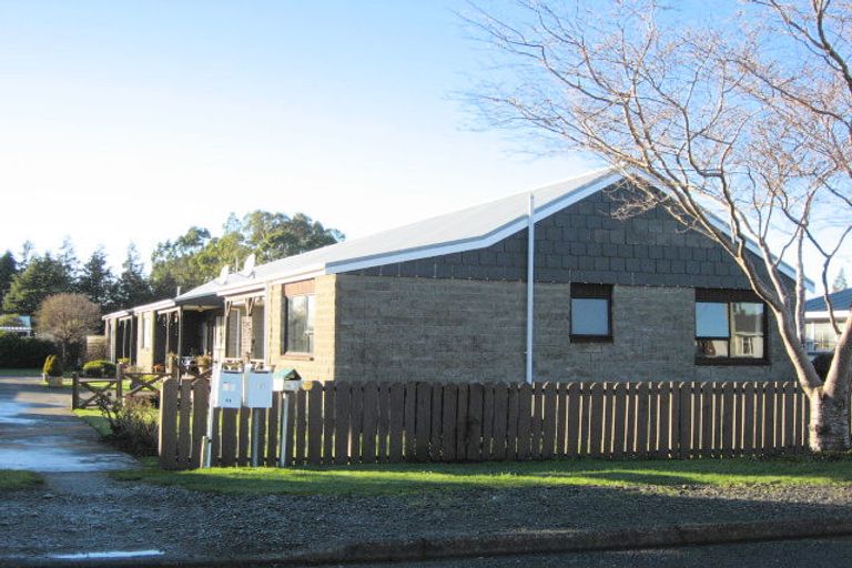 Photo of property in 61a Park Street, Winton, 9720