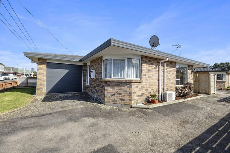 Photo of property in 1/17 Clemow Road, Fitzroy, New Plymouth, 4312