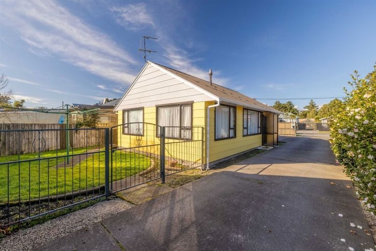 Photo of property in 1/62 Bowhill Road, New Brighton, Christchurch, 8083